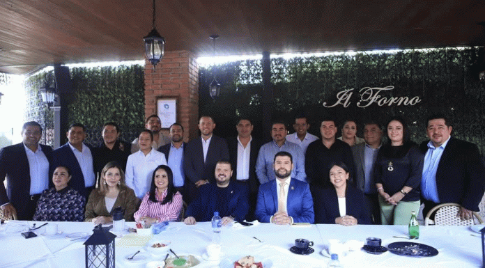 Alcaldes del PRD Michoacán se reúnen con el secretario de Gobierno