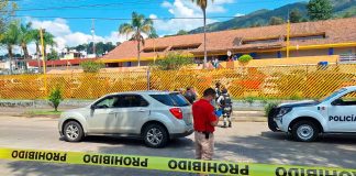 Dos mujeres muertas y una niña herida, tras agresión armada frente a la Central Camionera de Uruapan