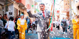 Yurécuaro aprovecha desfile patrio para promover vacunación contra el sarampión