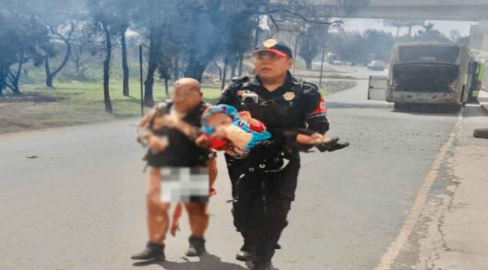 #VIDEO || Abuela salva a su nieta en explosión de pipa de gas lp en iztapalapa