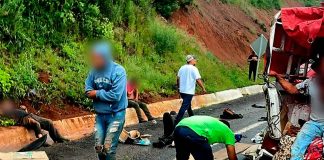 Fatal choque vehicular en la Siglo XXI deja un muerto y siete heridos