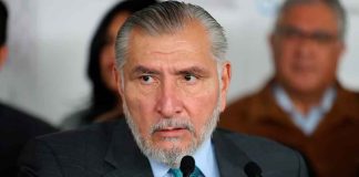 Presentan solicitud de juicio político contra Adán Augusto López