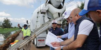 Alfonso Martínez construye muro de contención en dren de los Itzícuaros