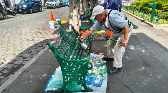 Gerencia del Centro Histórico da mantenimiento a Plaza de los Niños Héroes