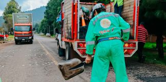 Dayana Pérez Mendoza supervisa acciones de bacheo en Opopeo