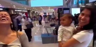 #VIDEO || El tierno momento en que un bebé conoce a la gemela de su mamá
