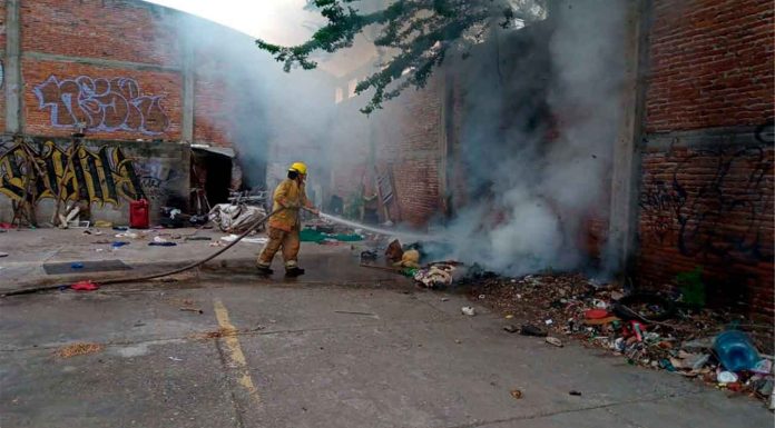 Se incendia bodega abandonada en la colonia Vista Bella de Apatzingán