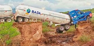 #VIDEO || Impactante colapso en carretera de Mulegé deja pipa de gas atrapada y comunidad en alerta