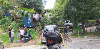 Solitario pistolero ataca a tiros a dos hombres en la 28 de Octubre; uno muere