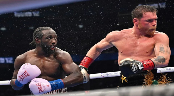 Crawford derrota a Canelo y hace historia como triple campeón indiscutido