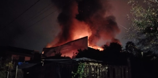 #VIDEO || Se registra incendio en empaque de aguacate en la colonia Santa Rosa de Uruapan