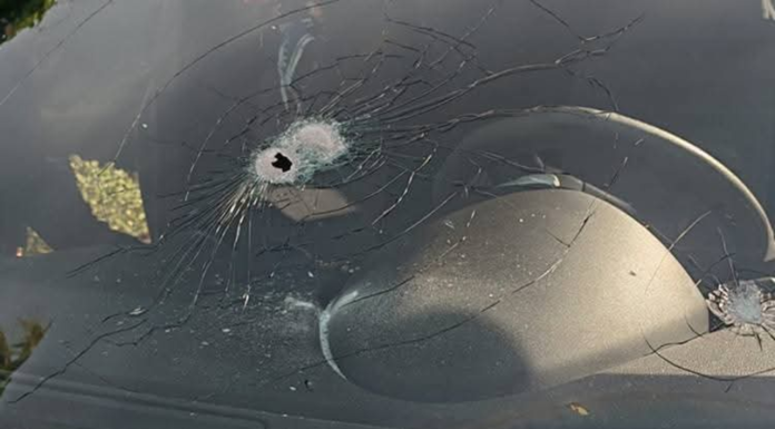 Criminales balean a mujer en Coahuayana, afortunadamente resultó ilesa