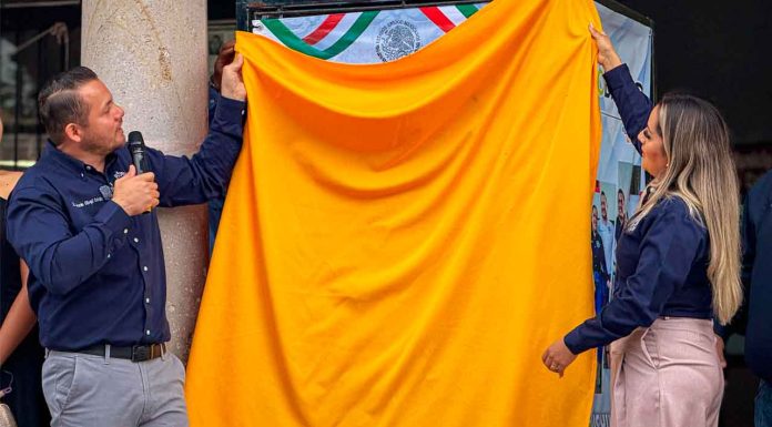 El H. Ayuntamiento de Jiquilpan da inicio a las Fiestas Patrias 2025 con la develación del Bando Solemne