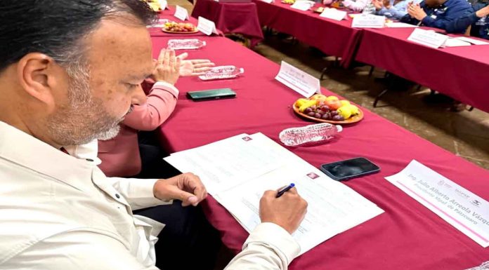 Julio Arreola Firma Convenio para Ampliar el Registro de Beneficiarios del IMSS-Bienestar en Pátzcuaro y la Región