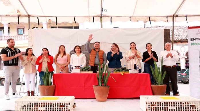 ¡Peribán celebra la entrega de 4,000 pollos a familias de la comunidad!