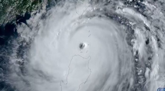 #VIDEO || Super Tifón Ragasa deja al menos 14 muertos y severas inundaciones en Taiwán