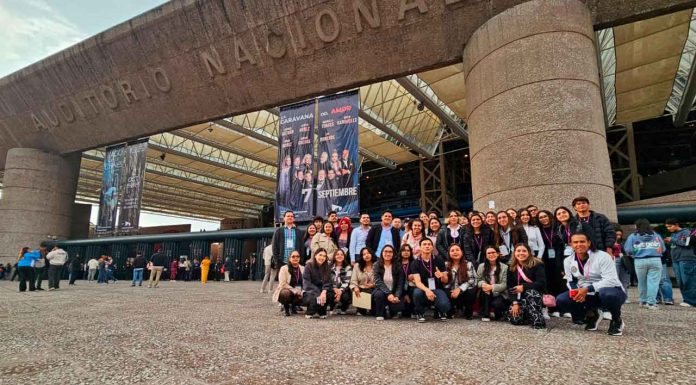 Alumnas y alumnos de excelencia de la UMSNH asisten al evento “México, Siglo XXI”