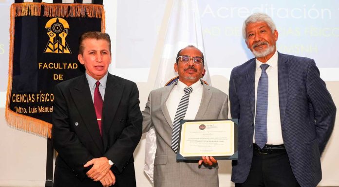 Licenciatura en Ciencias Físico Matemáticas obtiene reacreditación; garantiza la formación de profesionales calificados