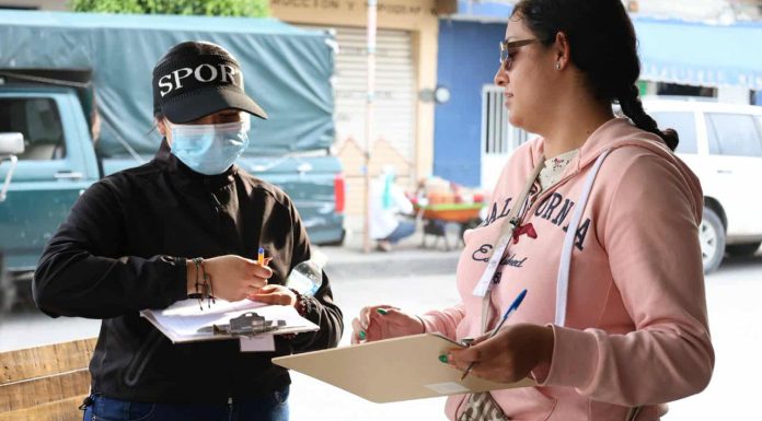 Casa por casa, brigada de vacunación busca inmunizar a toda la población: Moisés Navarro