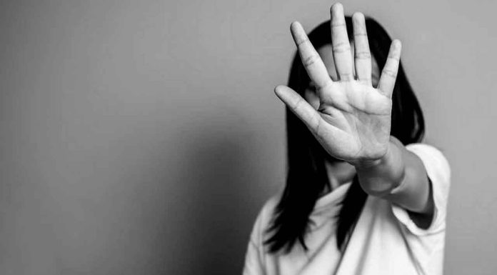 #México: Hombre intenta prender fuego a su pareja, pero termina herido; víctima terminó acompañándolo al hospital