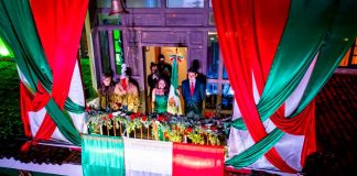 Yohana Mendoza da el Grito de Independencia en Ario y arienses disfrutan de una noche muy mexicana