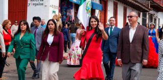 Ario celebra 215 años de Independencia con desfile cívico