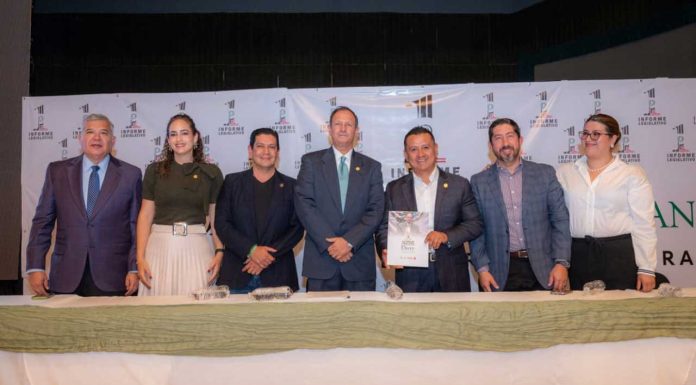 David Martínez Gowman rinde Informe de Actividades Legislativas