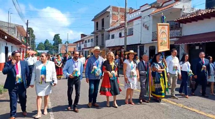 Julio Arreola acompaña el 95° Aniversario de Tzintzuntzan como Municipio Libre y Soberano