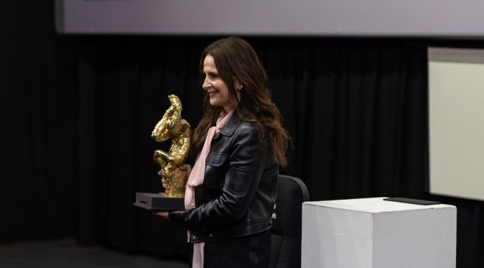 Juliette Binoche recibe el Premio a la Excelencia Artística en el FICM 2025