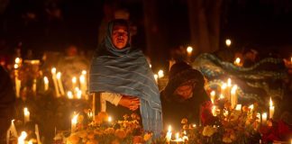 Arzobispo de Morelia pide mantener vivas las tradiciones de Noches de Ánimas