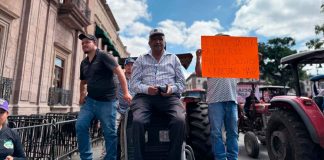 Agricultores bloquean nuevamente carreteras en distintos puntos de Michoacán