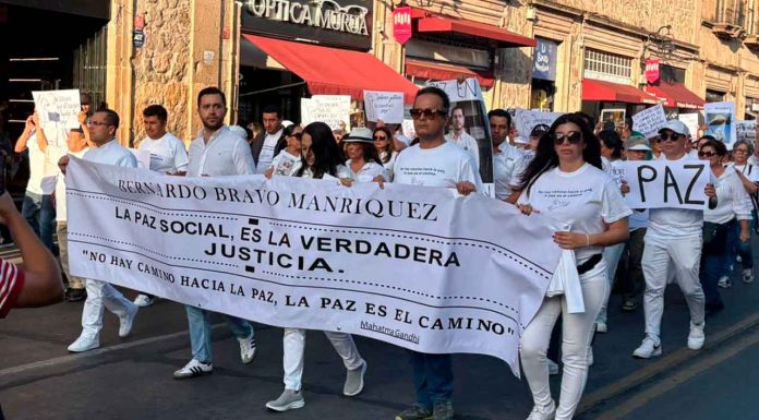 Amigos y familiares de Bernardo Bravo marchan para honrar su memoria