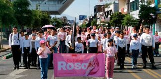 Carlos Soto impulsa el Moño Humano y la Caminata Rosa en Zamora
