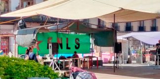 AL menos 70 ambulantes instalados en la plaza Melchor Ocampo como parte de la manifestación instalado por el FNLS