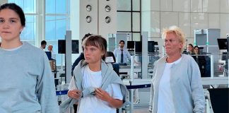 Israel deporta a 171 activistas de flotilla hacia Gaza, incluyendo a Greta Thunberg