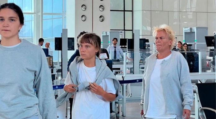 Israel deporta a 171 activistas de flotilla hacia Gaza, incluyendo a Greta Thunberg