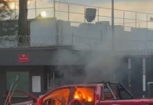 Normalistas de Cherán marchan y queman vehículo a 13 años del 16 de octubre