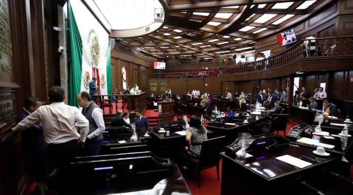 Migrantes con estudios universitarios podrán ser integrados al sector productivo, define 76 Legislatura