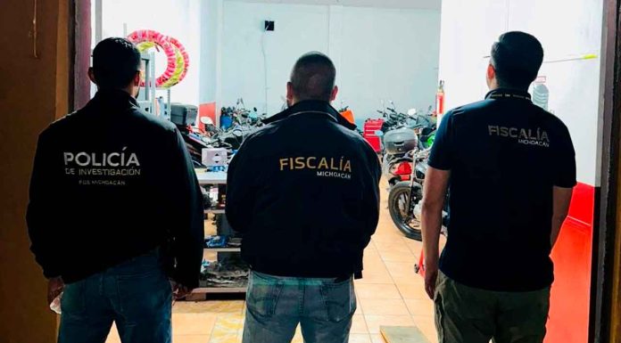 En cateo realizado en Morelia, asegura FGE motocicleta con reporte de robo y otra con alteraciones en sus medios de identificación