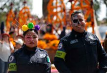 Más de mil 100 agentes vigilan la tradicional Noche de Muertos: Bedolla