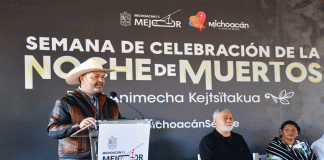 Julio Arreola impulsa la preservación de la Noche de Ánimas en la región lacustre