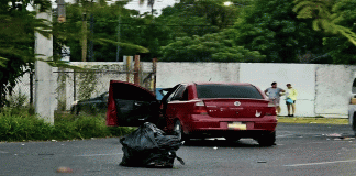 Motociclista muere tras ser embestido por un auto en Lázaro Cárdenas