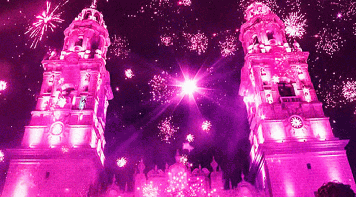 La magia del Día de Muertos se vive en Morelia con el tradicional encendido de Catedral y la canción “Recuérdame”