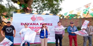 Dayana Pérez Mendoza da arranque a obra de adoquinado en la comunidad de Santa Ana