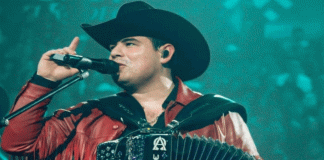 #VIRAL__Alfredo Olivas detiene su concierto por un regalo que sorprendió a todos