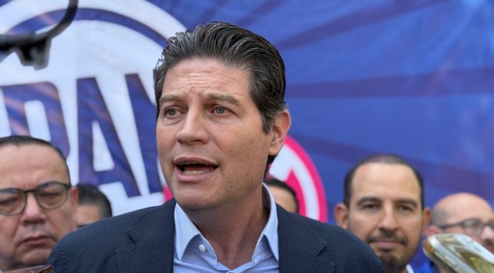 Alfonso Martínez felicita al PAN por su relanzamiento y destaca su apertura ciudadana