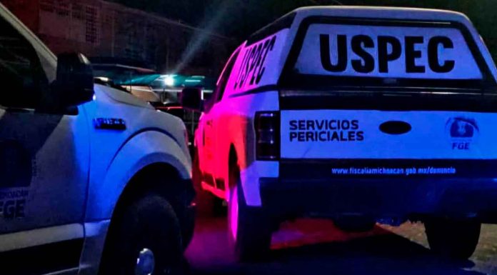 Con narcomensaje abandonan a un ejecutado en vía pública de Apatzingán