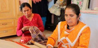 Financiera para el Bienestar brinda créditos sin intereses a artesanas de región Cherán