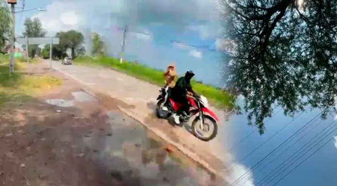 #México #VIDEO | Denunciaba baches en una transmisión en vivo y lo atacan a balazos