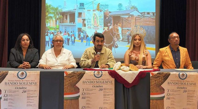 Cabalgata de historia en Charo